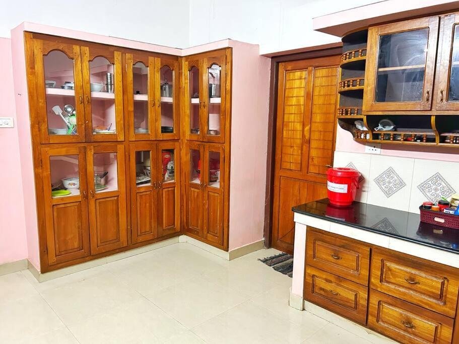 La Casa Trivandrum 4 Bhk Ac Luxury Villa At City Centre, Just 6 Kms To Airport Thiruvananthapuram Eksteriør bilde