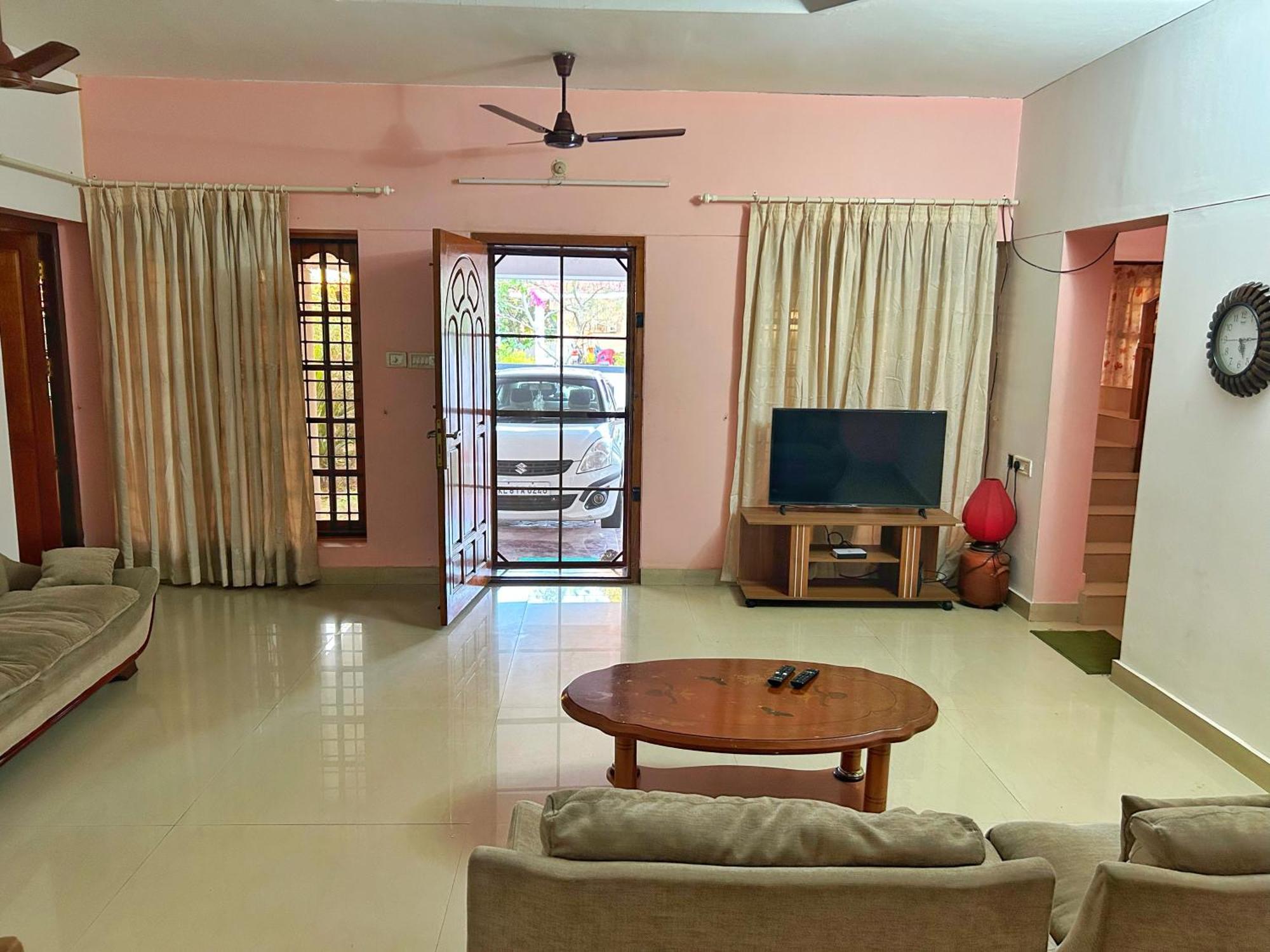 La Casa Trivandrum 4 Bhk Ac Luxury Villa At City Centre, Just 6 Kms To Airport Thiruvananthapuram Eksteriør bilde