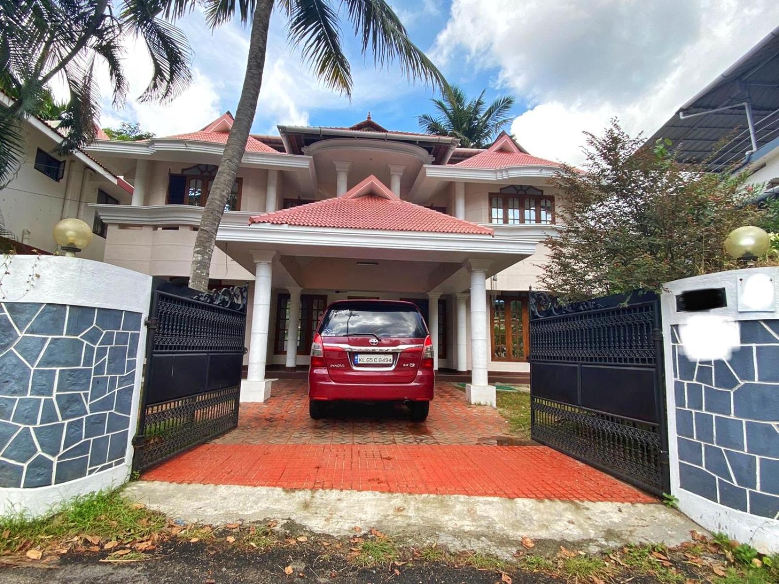 La Casa Trivandrum 4 Bhk Ac Luxury Villa At City Centre, Just 6 Kms To Airport Thiruvananthapuram Eksteriør bilde