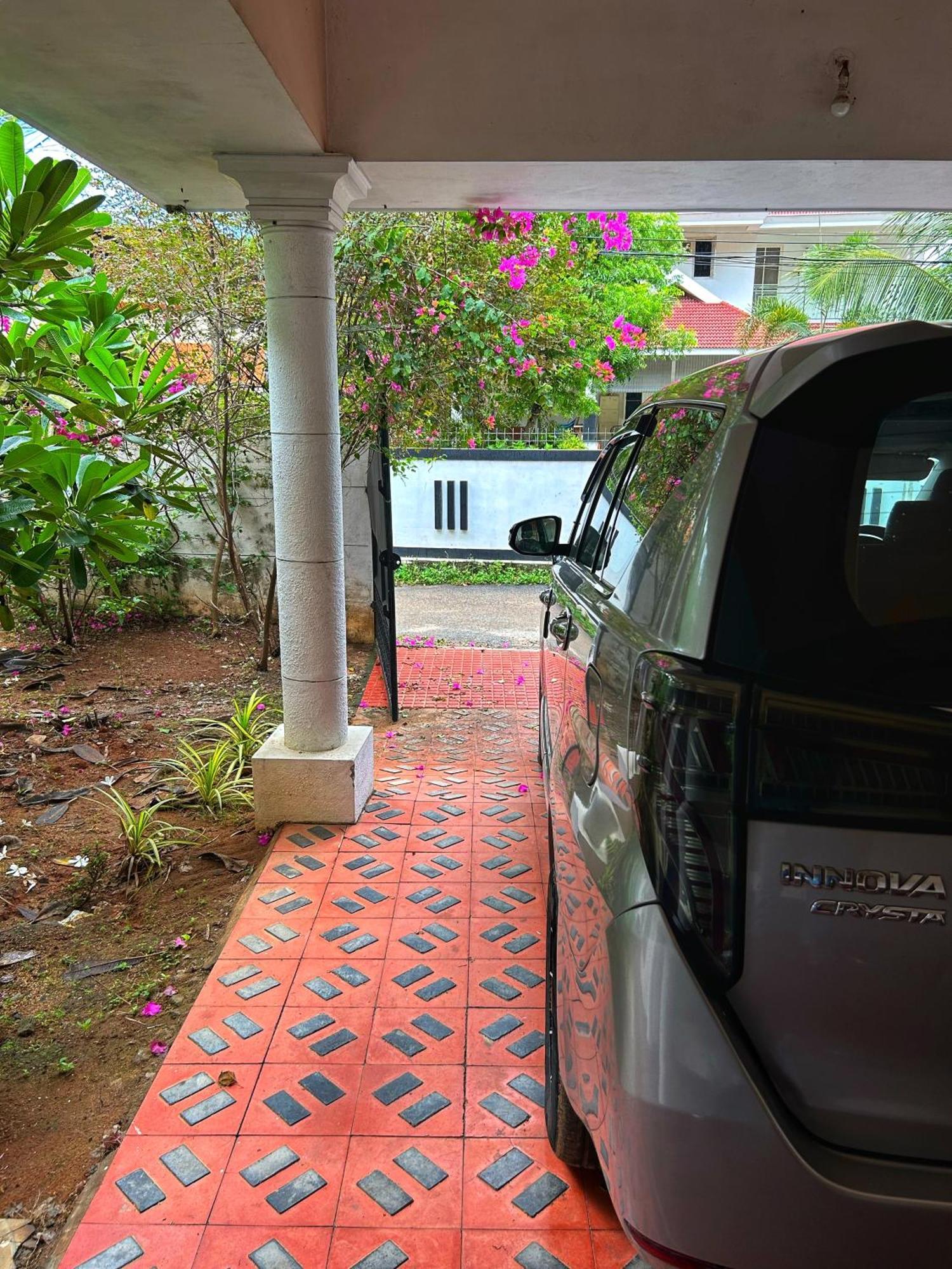 La Casa Trivandrum 4 Bhk Ac Luxury Villa At City Centre, Just 6 Kms To Airport Thiruvananthapuram Eksteriør bilde