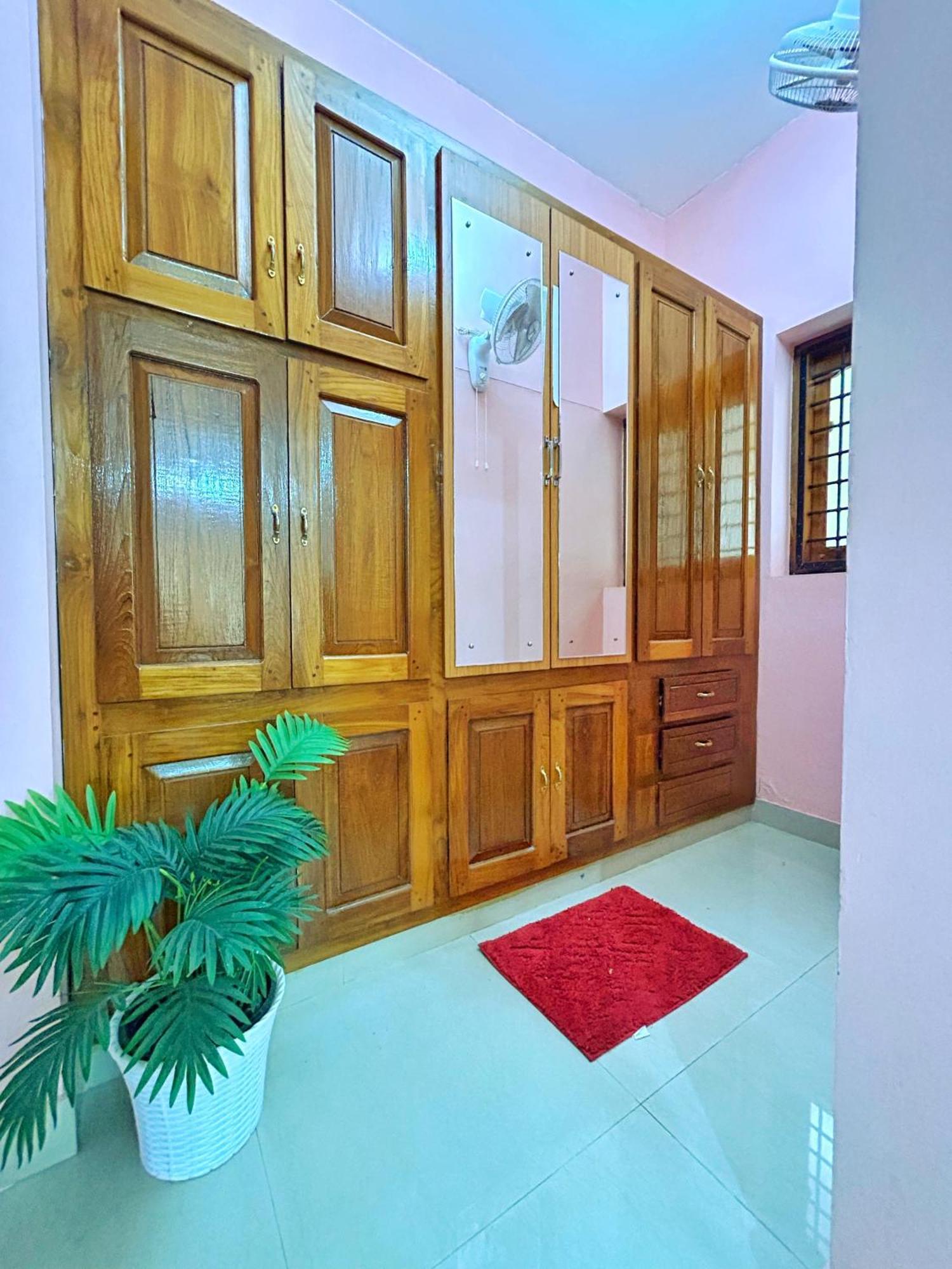 La Casa Trivandrum 4 Bhk Ac Luxury Villa At City Centre, Just 6 Kms To Airport Thiruvananthapuram Eksteriør bilde