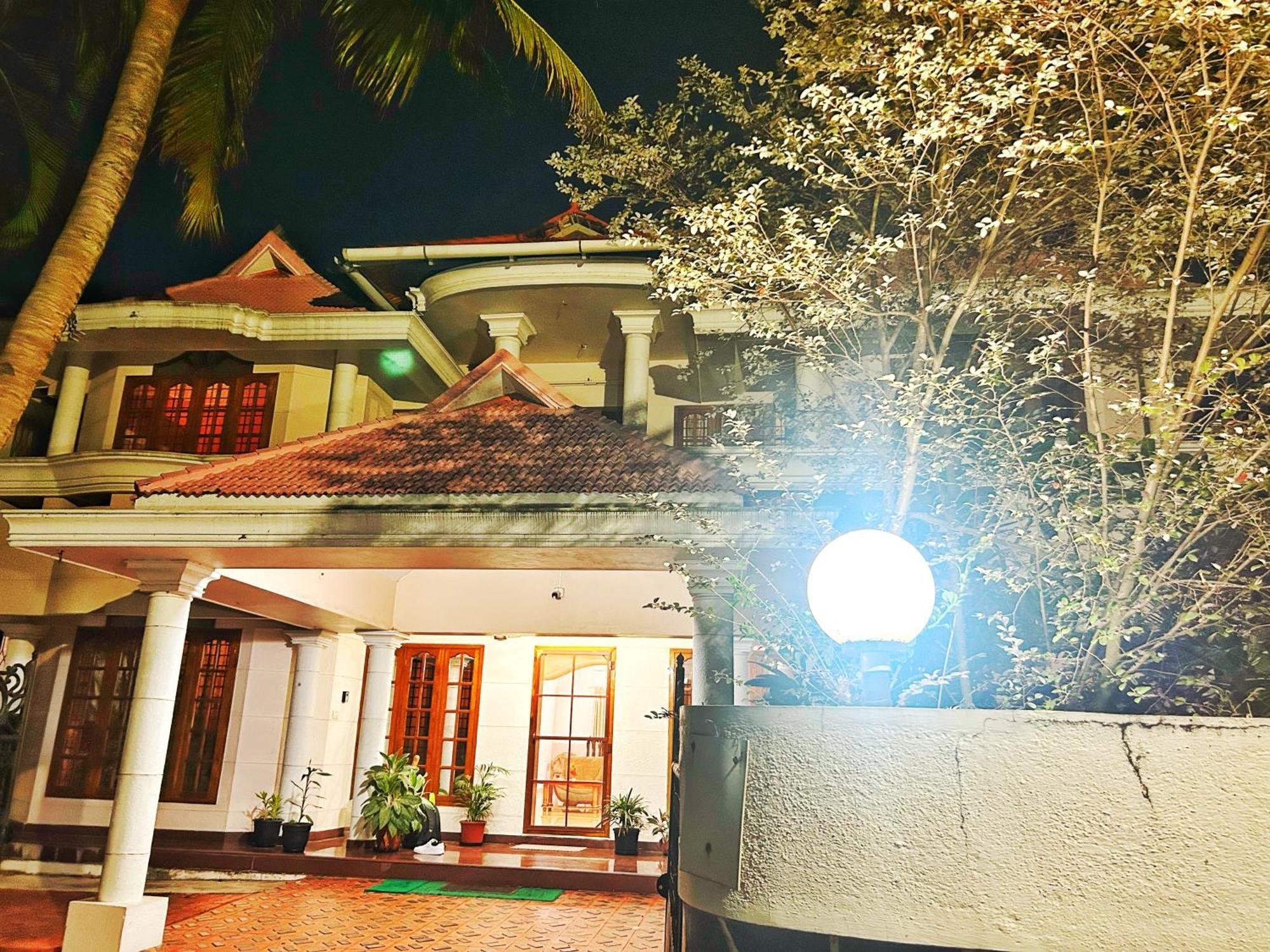 La Casa Trivandrum 4 Bhk Ac Luxury Villa At City Centre, Just 6 Kms To Airport Thiruvananthapuram Eksteriør bilde