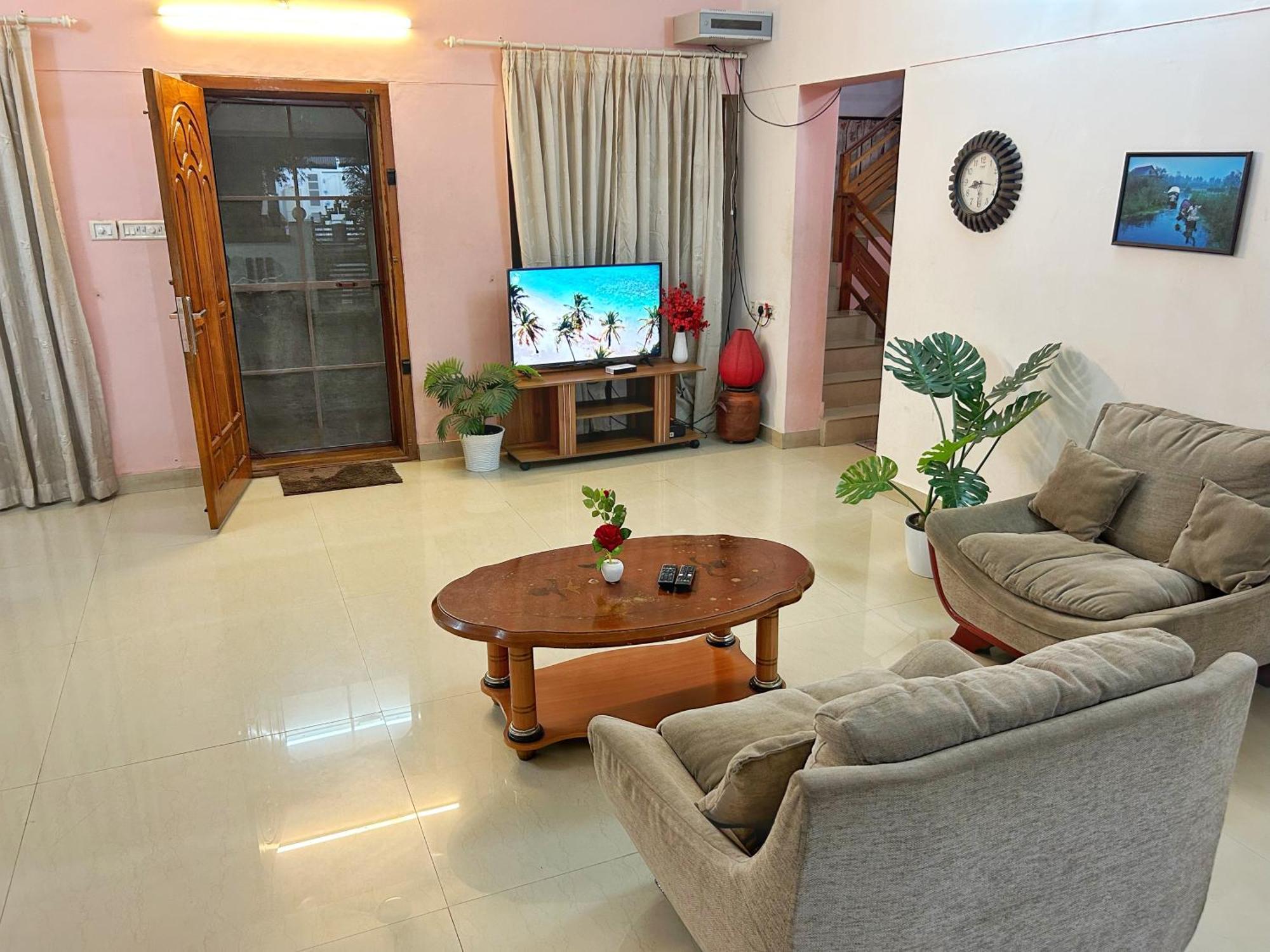 La Casa Trivandrum 4 Bhk Ac Luxury Villa At City Centre, Just 6 Kms To Airport Thiruvananthapuram Eksteriør bilde