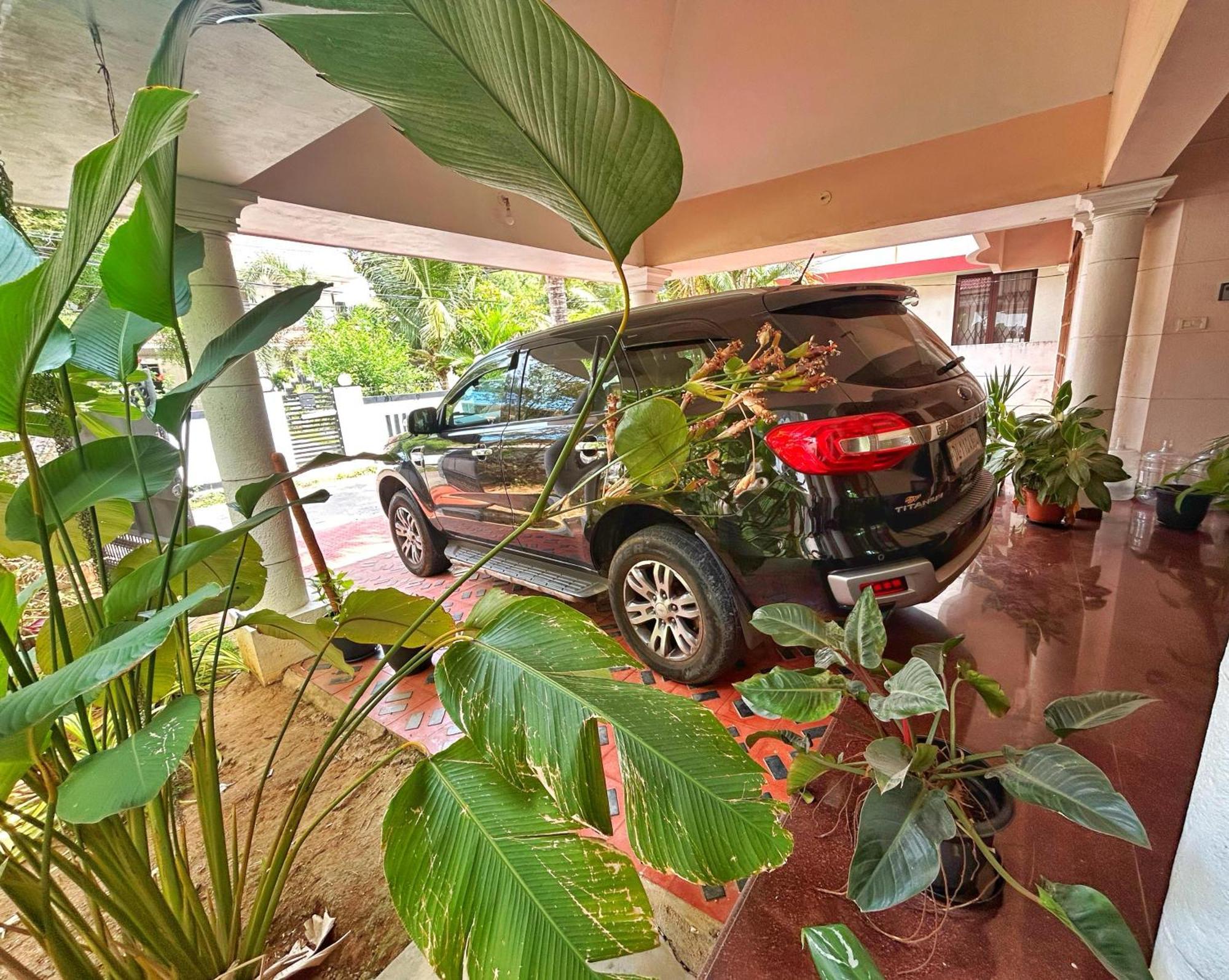 La Casa Trivandrum 4 Bhk Ac Luxury Villa At City Centre, Just 6 Kms To Airport Thiruvananthapuram Eksteriør bilde