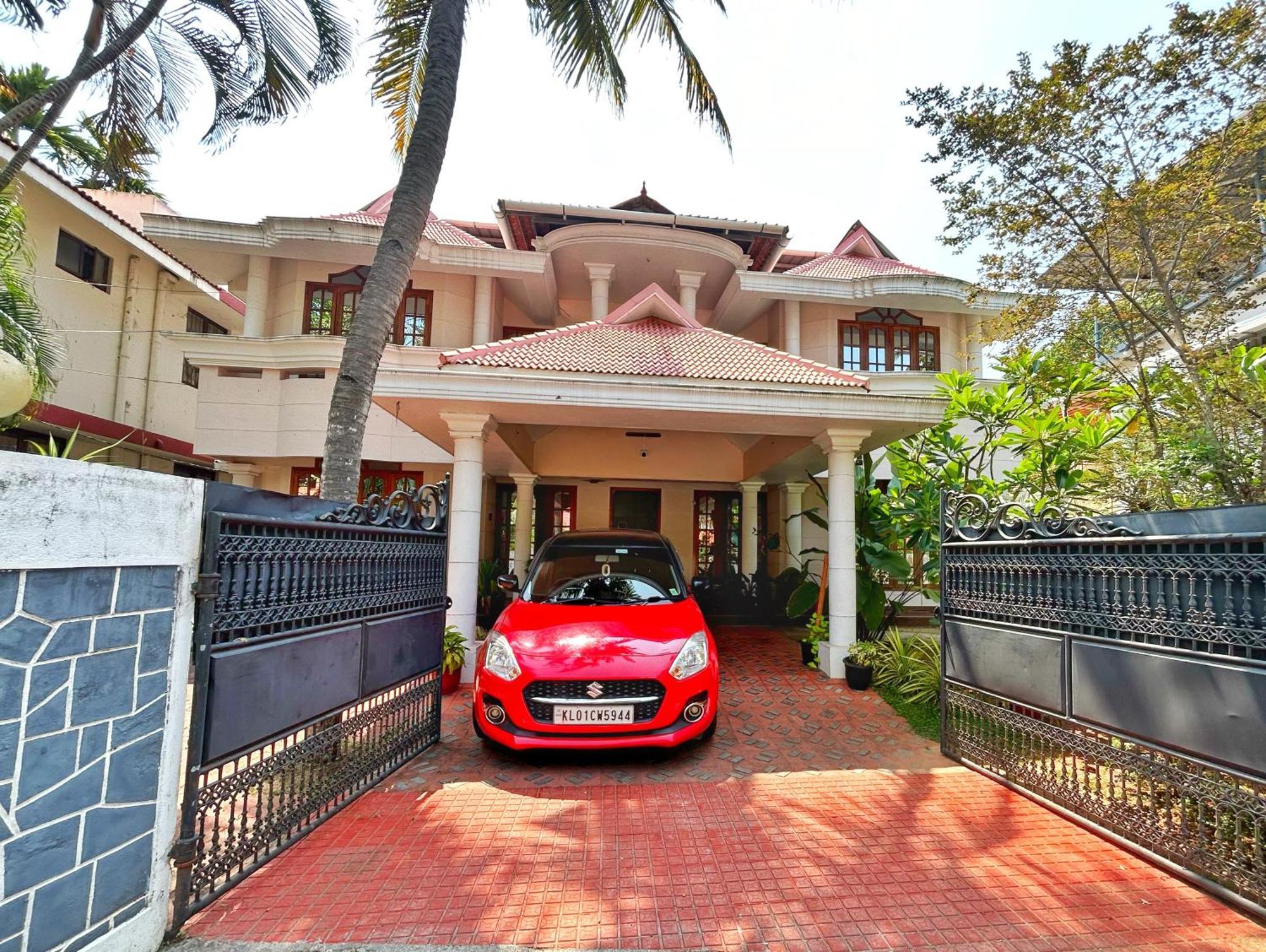 La Casa Trivandrum 4 Bhk Ac Luxury Villa At City Centre, Just 6 Kms To Airport Thiruvananthapuram Eksteriør bilde